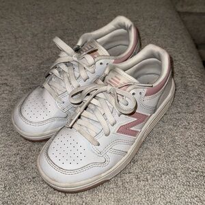 Girls New balance tennis shoes